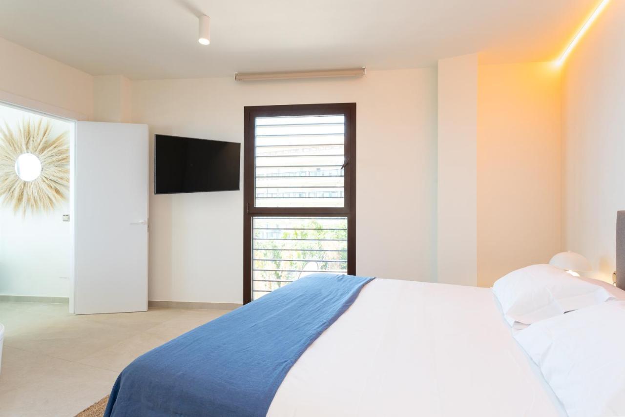 Higueron Rental Beach Club Suites เบนัลมาเดนา ภายนอก รูปภาพ
