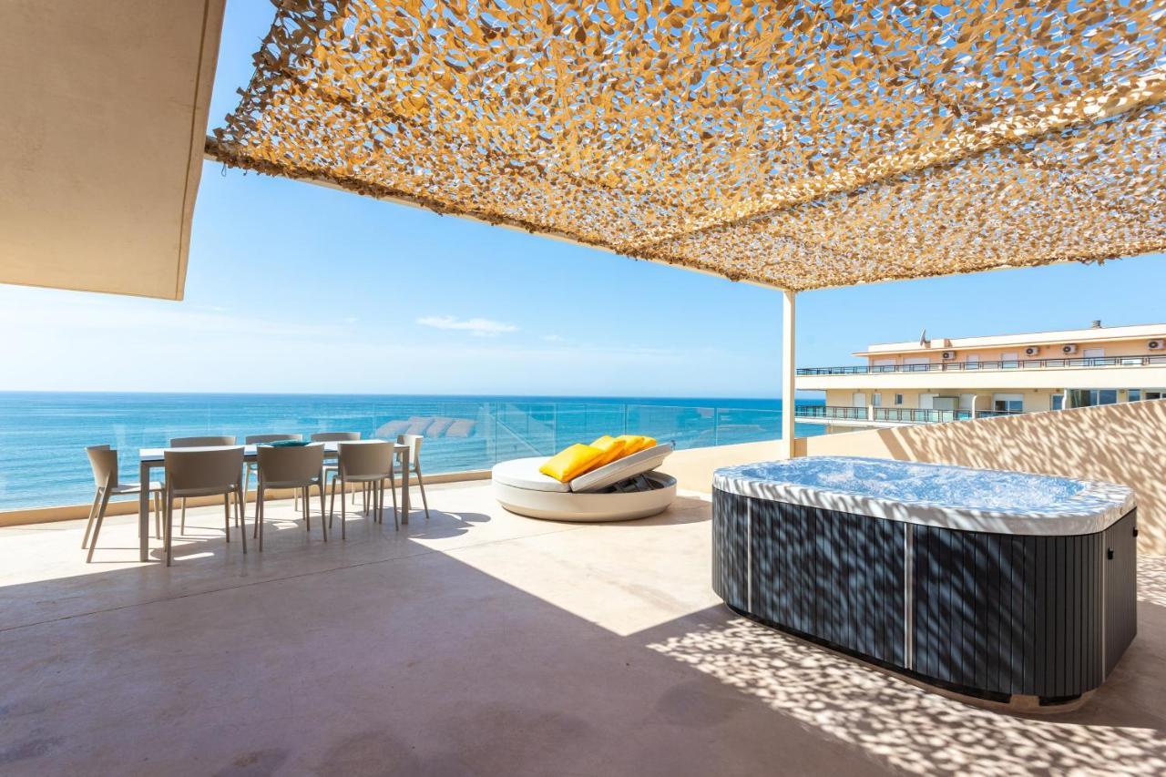 Higueron Rental Beach Club Suites เบนัลมาเดนา ภายนอก รูปภาพ